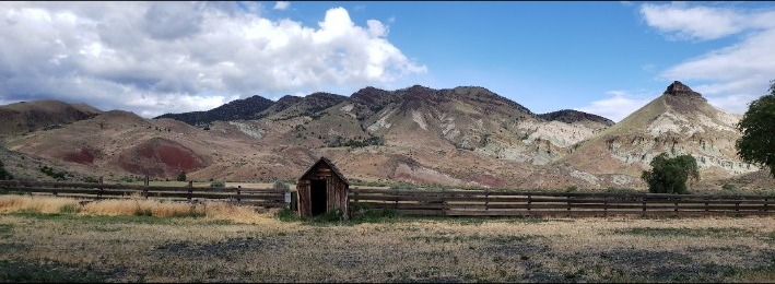Cant Ranch landscape and colorful formations at Sheep Rock